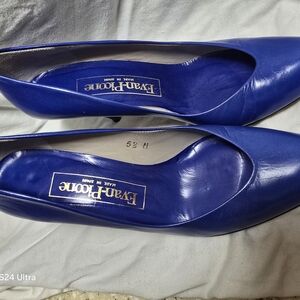 Evan Picone Vibrant Blue Heels